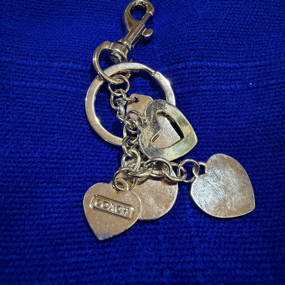 Gold and Teal Heart Keychain. - Picture 8 of 10